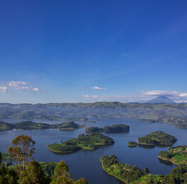4 Days Honeymoon Tour To Lake Bunyonyi.